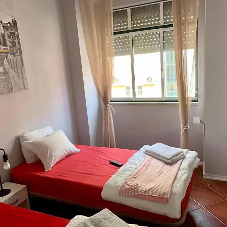 Lovely 2-Bed Apartment In Lisbon Center شقة *